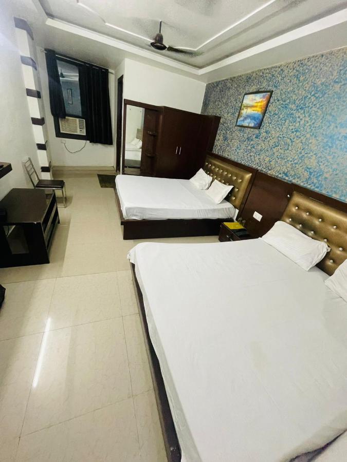 Blue Rose International, Family Hotel Agra  Exterior foto